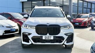 2020 BMW X7 - Thumbnail