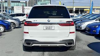 2020 BMW X7 - Thumbnail