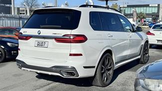 2020 BMW X7 - Thumbnail