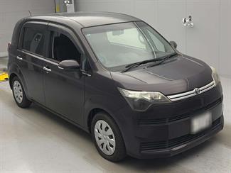 2015 Toyota SPADE - Thumbnail