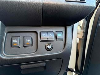 2015 Nissan Serena - Thumbnail