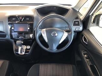 2015 Nissan Serena - Thumbnail