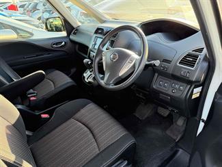 2015 Nissan Serena - Thumbnail