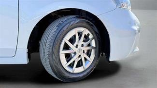 2014 Toyota Prius - Thumbnail