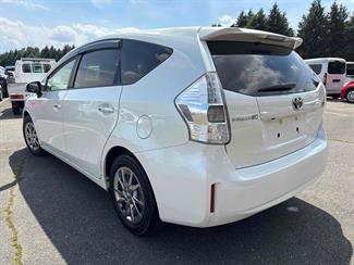 2014 Toyota Prius - Thumbnail
