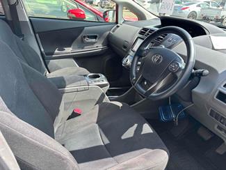 2014 Toyota Prius - Thumbnail