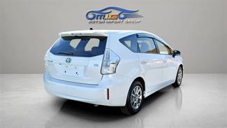 2014 Toyota Prius - Thumbnail