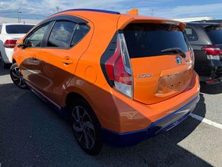 2015 Toyota Aqua - Thumbnail