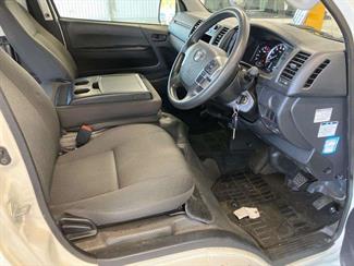 2020 Toyota Hiace - Thumbnail