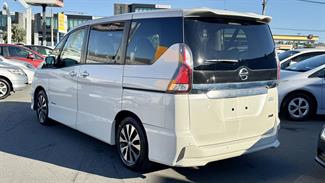 2017 Nissan Serena - Thumbnail