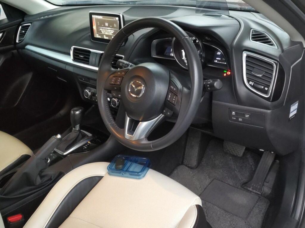 2014 Mazda Axela