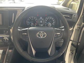 2015 Toyota Alphard - Thumbnail