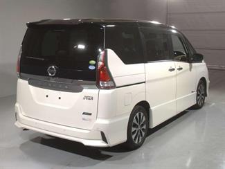 2017 Nissan Serena - Thumbnail