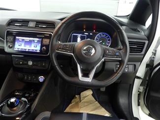 2018 Nissan Leaf - Thumbnail