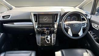 2015 Toyota Alphard - Thumbnail