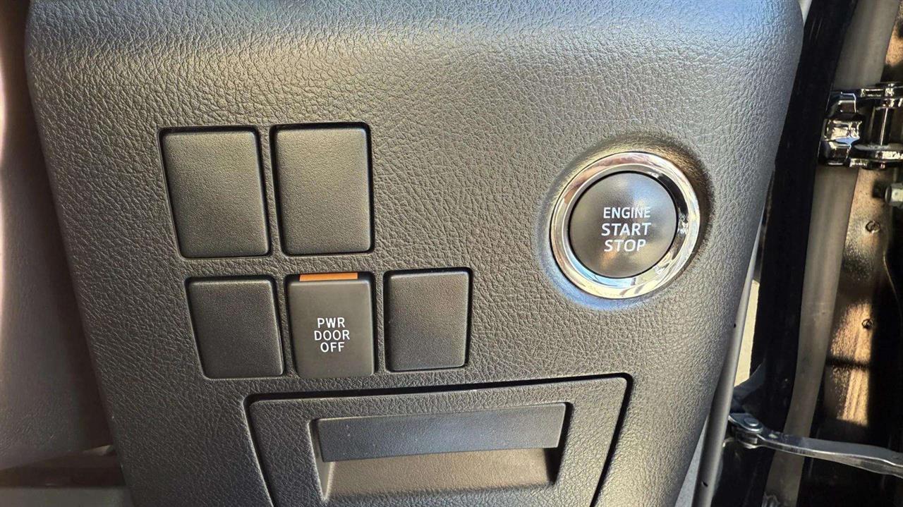 2015 Toyota Alphard