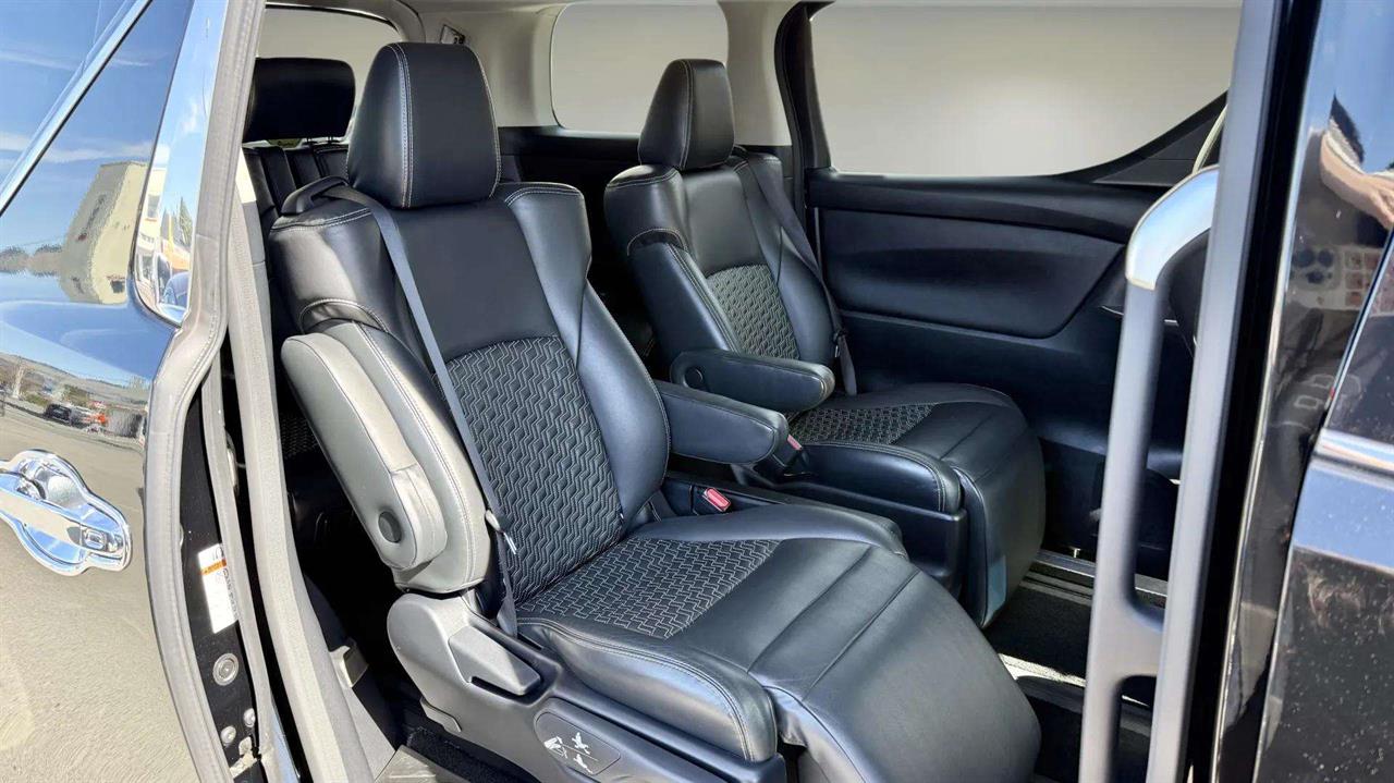 2015 Toyota Alphard