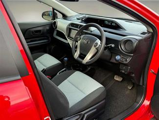 2014 Toyota Aqua - Thumbnail