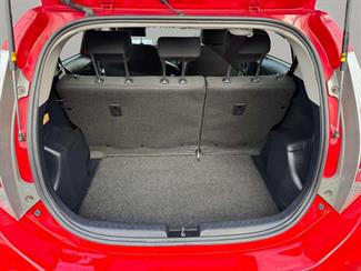 2014 Toyota Aqua - Thumbnail