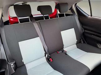 2014 Toyota Aqua - Thumbnail