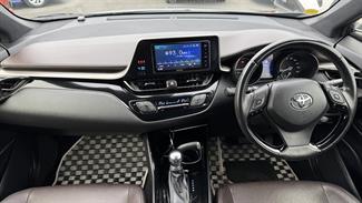 2017 Toyota C-HR - Thumbnail