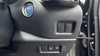 2017 Toyota C-HR - Thumbnail