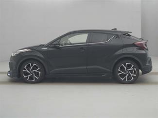 2017 Toyota C-HR - Thumbnail