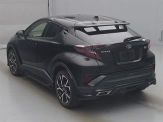 2017 Toyota C-HR - Thumbnail