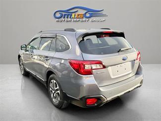 2018 Subaru Outback - Thumbnail