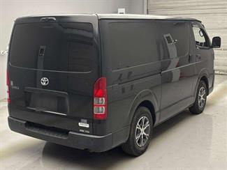 2021 Toyota Hiace - Thumbnail