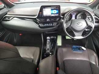 2017 Toyota C-HR - Thumbnail