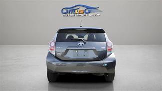 2012 Toyota Aqua - Thumbnail