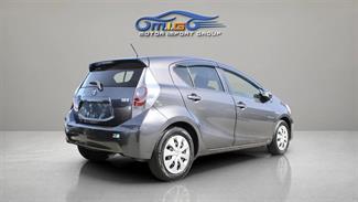 2012 Toyota Aqua - Thumbnail