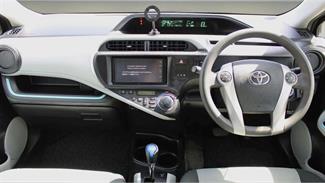 2012 Toyota Aqua - Thumbnail