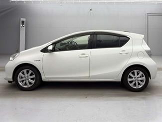 2014 Toyota Aqua - Thumbnail