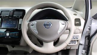 2016 Nissan Leaf - Thumbnail