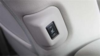 2016 Nissan Leaf - Thumbnail