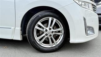 2012 Nissan Elgrand - Thumbnail
