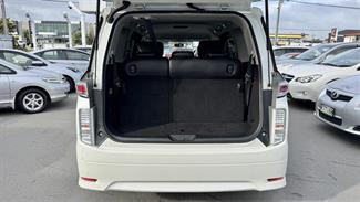 2012 Nissan Elgrand - Thumbnail