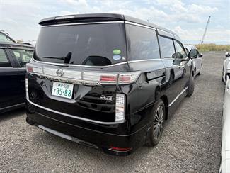 2016 Nissan Elgrand - Thumbnail