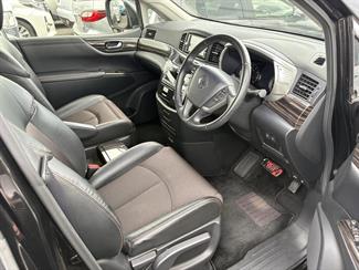 2016 Nissan Elgrand - Thumbnail