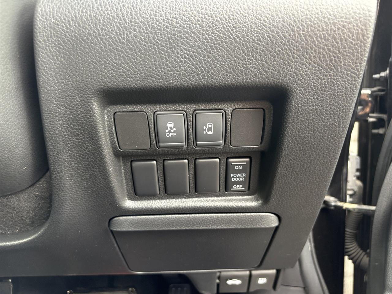 2016 Nissan Elgrand