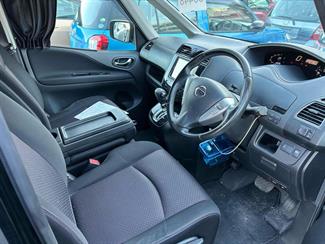 2012 Nissan Serena - Thumbnail