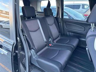 2012 Nissan Serena - Thumbnail