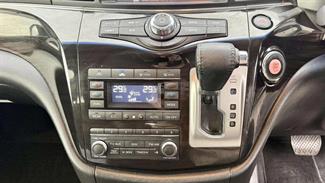 2015 Nissan Elgrand - Thumbnail