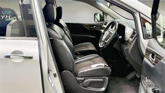 2015 Nissan Elgrand - Thumbnail