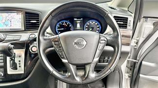 2015 Nissan Elgrand - Thumbnail