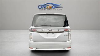 2015 Nissan Elgrand - Thumbnail