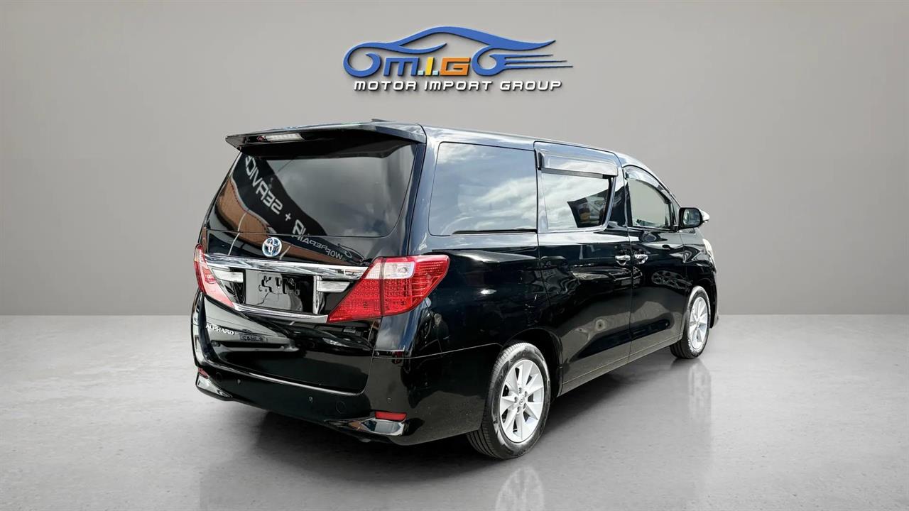 2012 Toyota Alphard