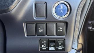 2015 Toyota Noah - Thumbnail